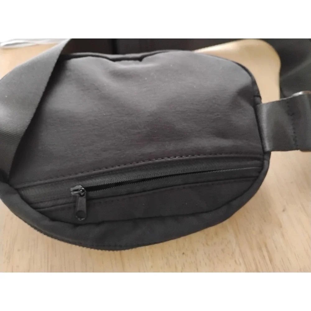 Women's Athleta Belt Bag Black Strap Crossbody Shoulder Purse
